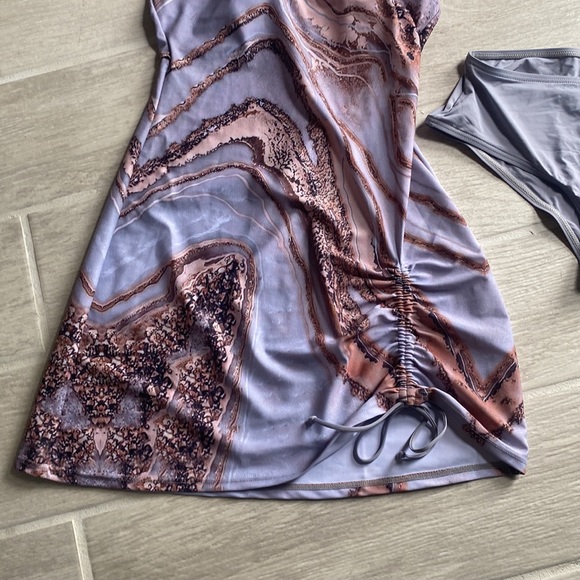 Bathing suit dress with bottoms. Great design. Very comfortable. Size S - Picture 4 of 10